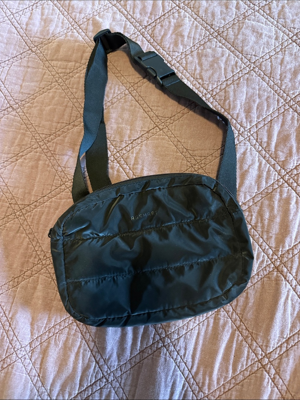 AGS MARY Black Quilted Crossbody Belt Bag